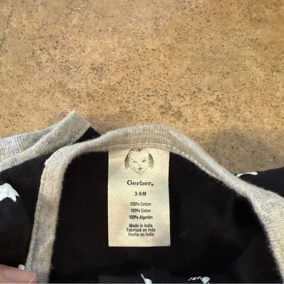 Gerber - 4 PACK! 3-6 Months Black and Yellow Footies One Piece Pajamas - Picture 6 of 6